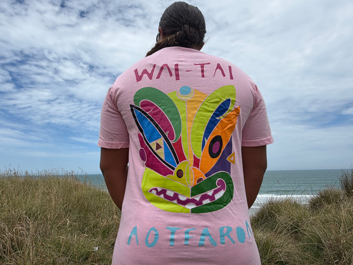 Ono Whitu 2.0 Unisex Tee in Pink