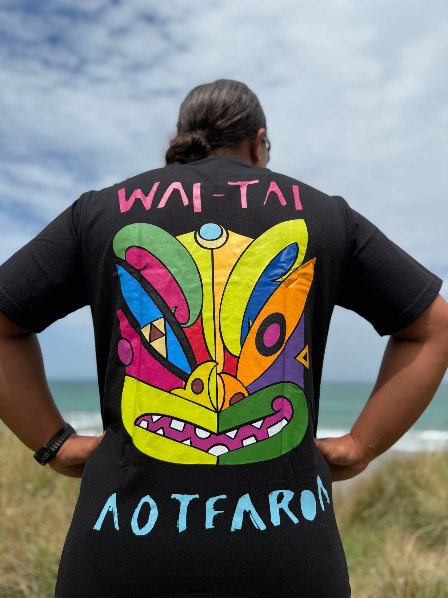 Ono Whitu 2.0 Unisex Tee in Black