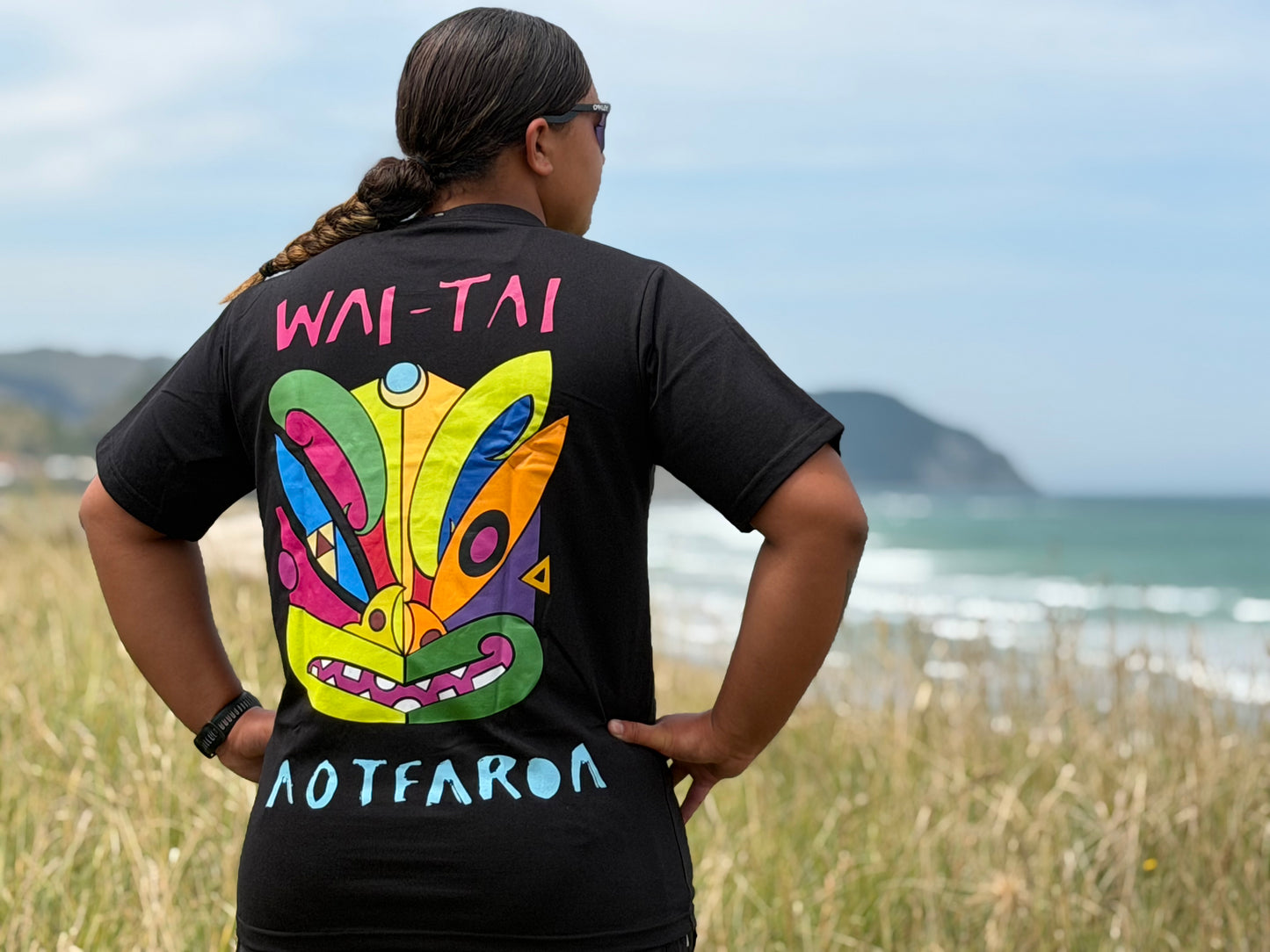 Ono Whitu 2.0 Unisex Tee in Black