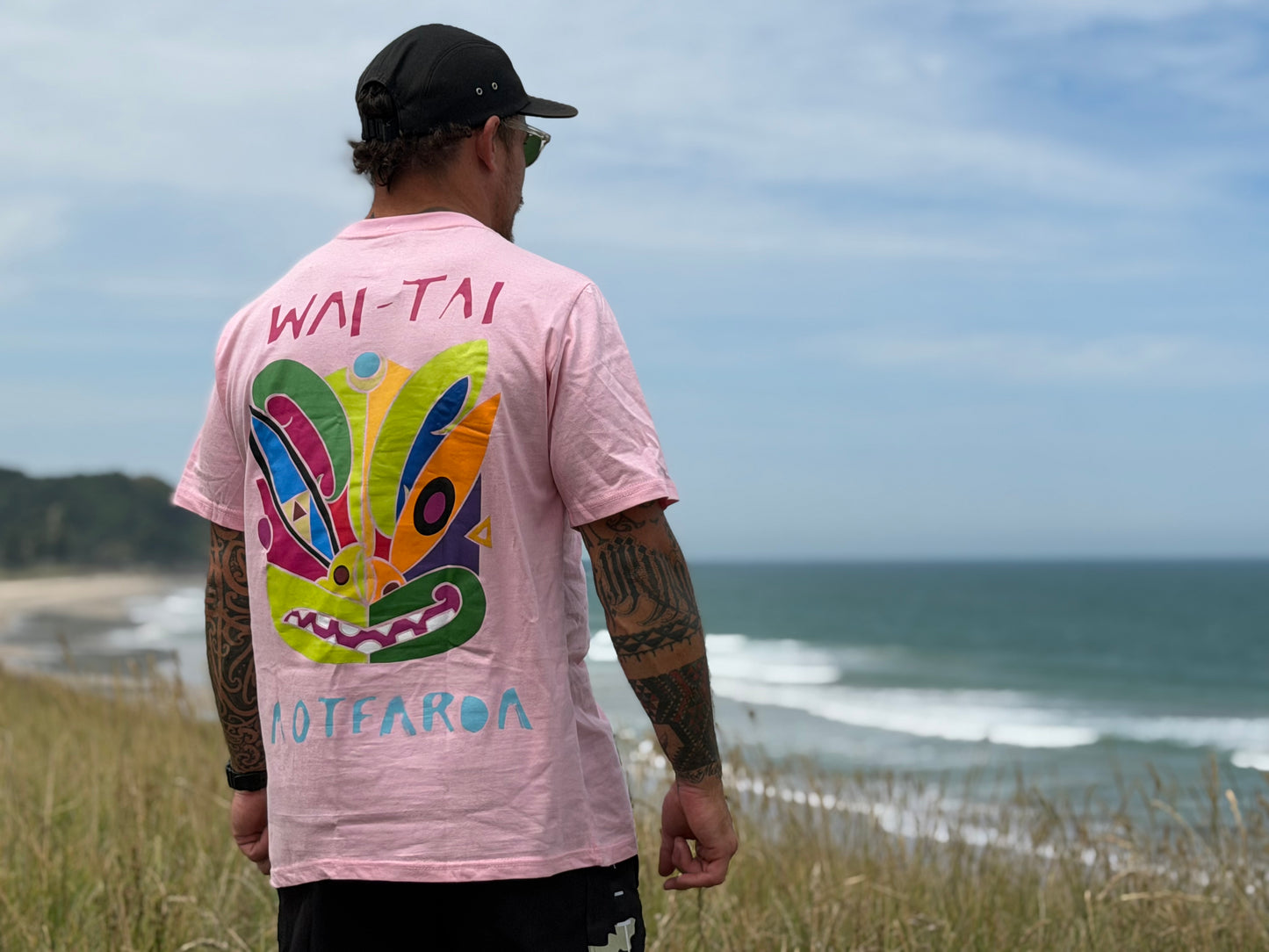 Ono Whitu 2.0 Unisex Tee in Pink